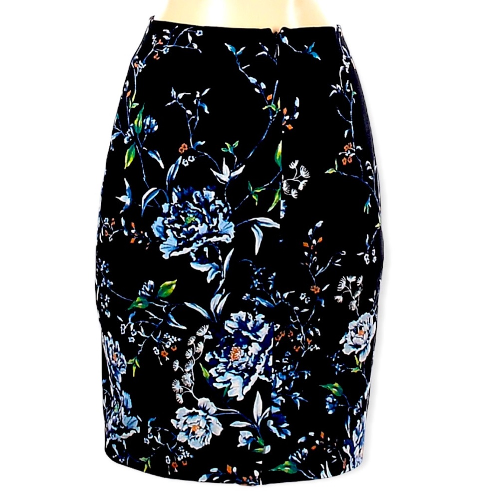 ❤️🔥3/$25❤️🔥White House Black Market Floral Boho Skirt - Picture 2 of 6
